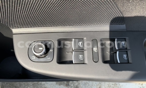 Buy Used Volkswagen Golf White Car in Beitbridge in Matabeleland South Buy Used Volkswagen Golf White Car in Beitbridge in Matabeleland South