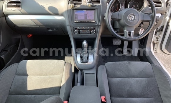 Buy Used Volkswagen Golf White Car in Beitbridge in Matabeleland South Buy Used Volkswagen Golf White Car in Beitbridge in Matabeleland South