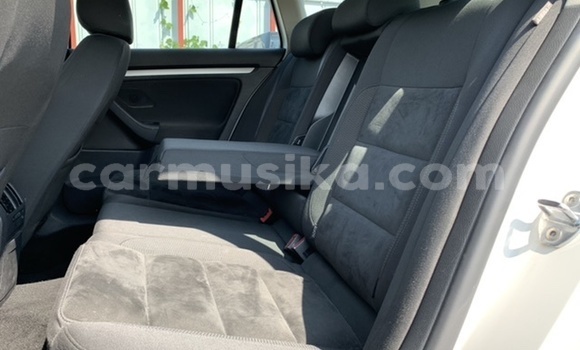 Buy Used Volkswagen Golf White Car in Beitbridge in Matabeleland South Buy Used Volkswagen Golf White Car in Beitbridge in Matabeleland South