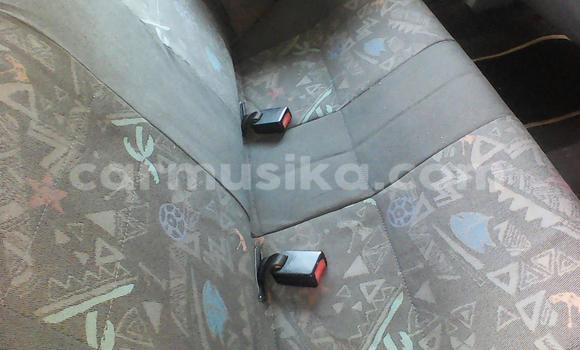 Acheter Occasion Voiture Mazda 323 Blanc à Beitbridge, Matabeleland South Acheter Occasion Voiture Mazda 323 Blanc à Beitbridge, Matabeleland South