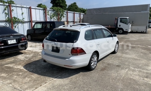 Buy Used Volkswagen Golf White Car in Beitbridge in Matabeleland South Buy Used Volkswagen Golf White Car in Beitbridge in Matabeleland South