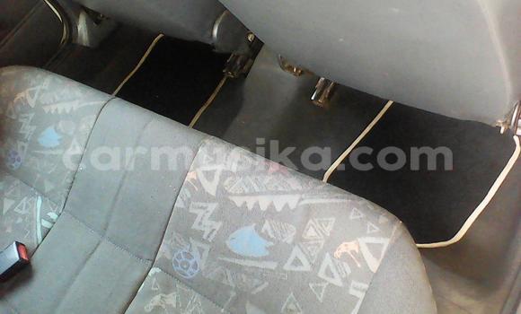 Acheter Occasion Voiture Mazda 323 Blanc à Beitbridge, Matabeleland South Acheter Occasion Voiture Mazda 323 Blanc à Beitbridge, Matabeleland South