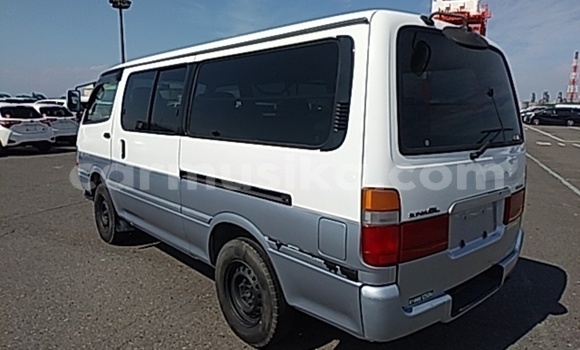 Nunua Ilio tumika Toyota Hiace Nyingine Gari ndani ya Beitbridge nchini Matabeleland Kusini Nunua Ilio tumika Toyota Hiace Nyingine Gari ndani ya Beitbridge nchini Matabeleland Kusini
