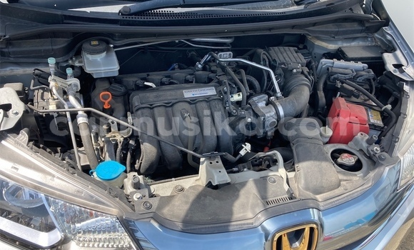 Buy Used Honda Fit Silver Car in Beitbridge in Matabeleland South Buy Used Honda Fit Silver Car in Beitbridge in Matabeleland South