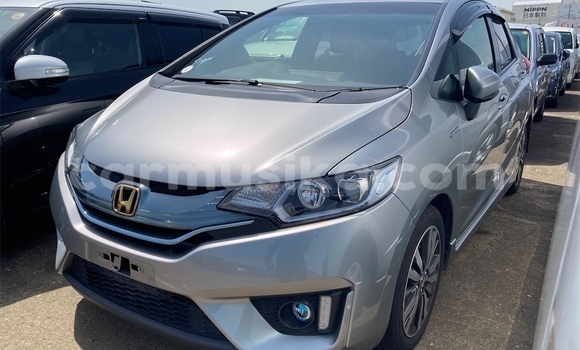 Buy Used Honda Fit Silver Car in Beitbridge in Matabeleland South Buy Used Honda Fit Silver Car in Beitbridge in Matabeleland South