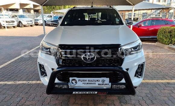 Buy Used Toyota Hilux White Car in Beitbridge in Matabeleland South Buy Used Toyota Hilux White Car in Beitbridge in Matabeleland South