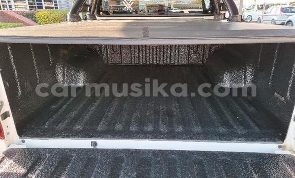 Buy Used Toyota Hilux White Car in Beitbridge in Matabeleland South Buy Used Toyota Hilux White Car in Beitbridge in Matabeleland South