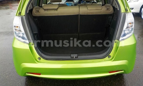 Buy Used Honda Fit Green Car in Beitbridge in Matabeleland South Buy Used Honda Fit Green Car in Beitbridge in Matabeleland South