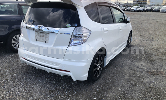 Acheter Occasion Voiture Honda Fit Blanc à Beitbridge, Matabeleland South Acheter Occasion Voiture Honda Fit Blanc à Beitbridge, Matabeleland South
