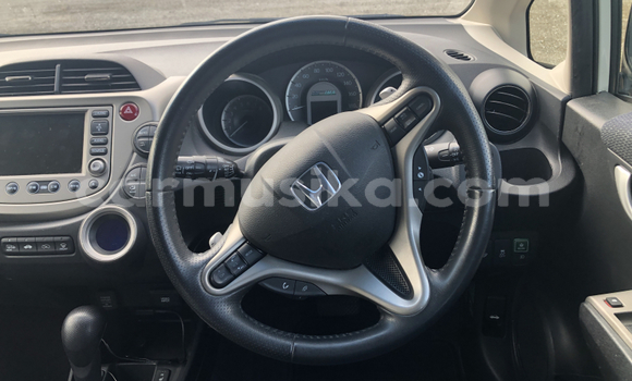 Acheter Occasion Voiture Honda Fit Blanc à Beitbridge, Matabeleland South Acheter Occasion Voiture Honda Fit Blanc à Beitbridge, Matabeleland South