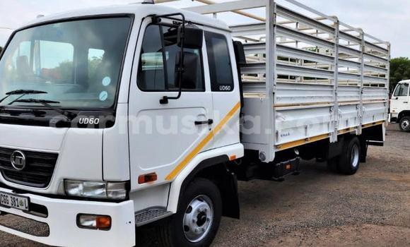 Buy Used Nissan UD White Truck in Beitbridge in Matabeleland South Buy Used Nissan UD White Truck in Beitbridge in Matabeleland South