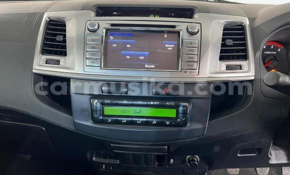 Buy Used Toyota Hilux White Car in Beitbridge in Matabeleland South Buy Used Toyota Hilux White Car in Beitbridge in Matabeleland South