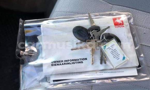 Nunua Ilio tumika Toyota Hiace Nyeupe Gari ndani ya Beitbridge nchini Matabeleland Kusini Nunua Ilio tumika Toyota Hiace Nyeupe Gari ndani ya Beitbridge nchini Matabeleland Kusini