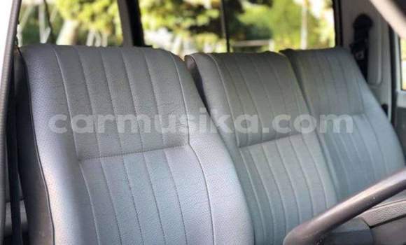 Nunua Ilio tumika Toyota Hiace Nyeupe Gari ndani ya Beitbridge nchini Matabeleland Kusini Nunua Ilio tumika Toyota Hiace Nyeupe Gari ndani ya Beitbridge nchini Matabeleland Kusini