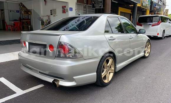 Nunua Ilio tumika Toyota Altezza Fedha Gari ndani ya Beitbridge nchini Matabeleland Kusini Nunua Ilio tumika Toyota Altezza Fedha Gari ndani ya Beitbridge nchini Matabeleland Kusini