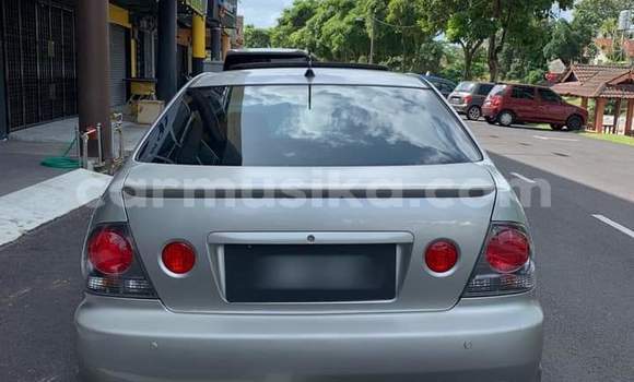 Nunua Ilio tumika Toyota Altezza Fedha Gari ndani ya Beitbridge nchini Matabeleland Kusini Nunua Ilio tumika Toyota Altezza Fedha Gari ndani ya Beitbridge nchini Matabeleland Kusini