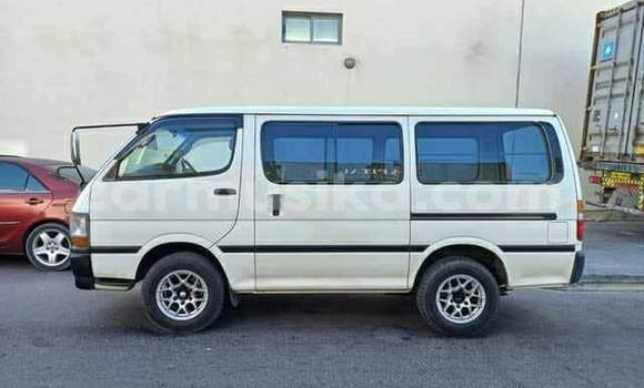 Tenga Tsaru Toyota Hiace Zvimwe Mota in Beitbridge in Matabeleland South Tenga Tsaru Toyota Hiace Zvimwe Mota in Beitbridge in Matabeleland South