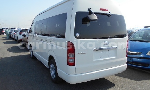 Tenga Tsaru Toyota Hiace Chena Mota in Beitbridge in Matabeleland South Tenga Tsaru Toyota Hiace Chena Mota in Beitbridge in Matabeleland South