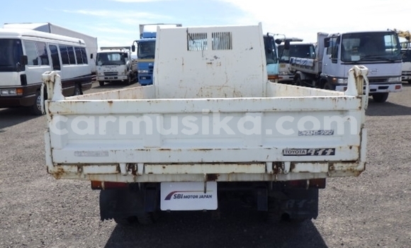Buy Used Toyota Dyna White Truck in Beitbridge in Matabeleland South Buy Used Toyota Dyna White Truck in Beitbridge in Matabeleland South