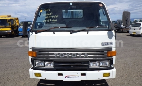 Buy Used Toyota Dyna White Truck in Beitbridge in Matabeleland South Buy Used Toyota Dyna White Truck in Beitbridge in Matabeleland South