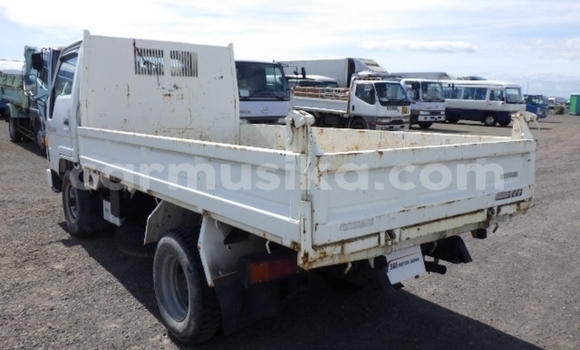 Buy Used Toyota Dyna White Truck in Beitbridge in Matabeleland South Buy Used Toyota Dyna White Truck in Beitbridge in Matabeleland South