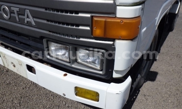 Buy Used Toyota Dyna White Truck in Beitbridge in Matabeleland South Buy Used Toyota Dyna White Truck in Beitbridge in Matabeleland South
