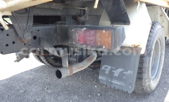 Buy Used Toyota Dyna White Truck in Beitbridge in Matabeleland South Buy Used Toyota Dyna White Truck in Beitbridge in Matabeleland South