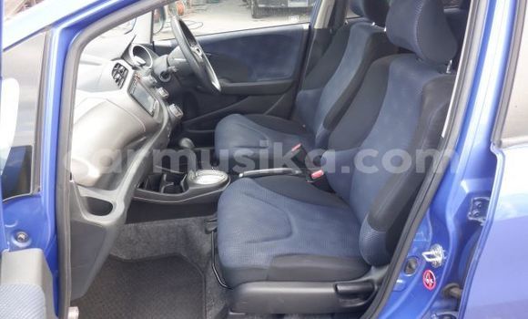 Nunua Ilio tumika Honda Fit Bluu Gari ndani ya Beitbridge nchini Matabeleland Kusini Nunua Ilio tumika Honda Fit Bluu Gari ndani ya Beitbridge nchini Matabeleland Kusini