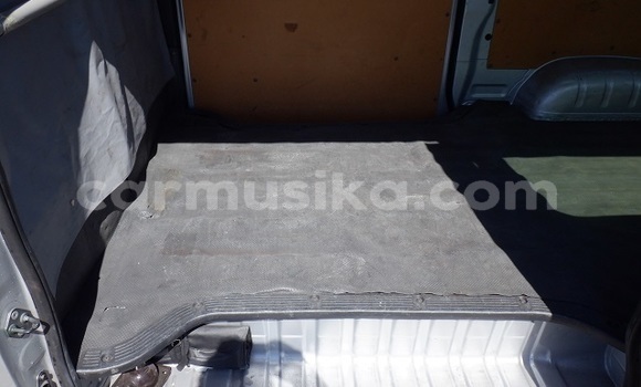 Nunua Ilio tumika Toyota Hiace Fedha Gari ndani ya Beitbridge nchini Matabeleland Kusini Nunua Ilio tumika Toyota Hiace Fedha Gari ndani ya Beitbridge nchini Matabeleland Kusini