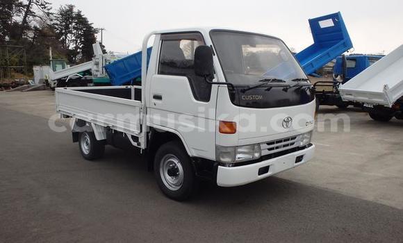 Acheter Occasion Utilitaire Toyota Dyna Blanc à Beitbridge, Matabeleland South Acheter Occasion Utilitaire Toyota Dyna Blanc à Beitbridge, Matabeleland South