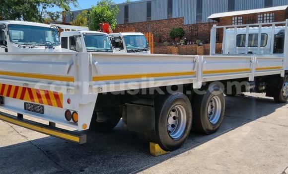 Nunua Ilio tumika Hino Ranger Nyeupe Lori ndani ya Beitbridge nchini Matabeleland Kusini Nunua Ilio tumika Hino Ranger Nyeupe Lori ndani ya Beitbridge nchini Matabeleland Kusini