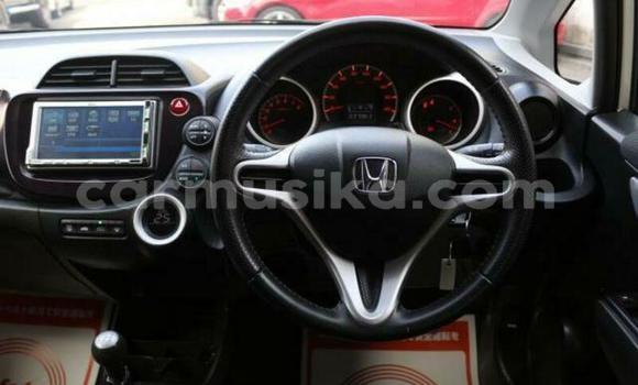 Nunua Ilio tumika Honda Fit Nyeupe Gari ndani ya Beitbridge nchini Matabeleland Kusini Nunua Ilio tumika Honda Fit Nyeupe Gari ndani ya Beitbridge nchini Matabeleland Kusini