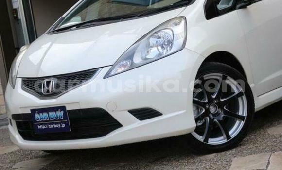 Nunua Ilio tumika Honda Fit Nyeupe Gari ndani ya Beitbridge nchini Matabeleland Kusini Nunua Ilio tumika Honda Fit Nyeupe Gari ndani ya Beitbridge nchini Matabeleland Kusini