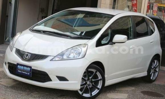 Nunua Ilio tumika Honda Fit Nyeupe Gari ndani ya Beitbridge nchini Matabeleland Kusini Nunua Ilio tumika Honda Fit Nyeupe Gari ndani ya Beitbridge nchini Matabeleland Kusini