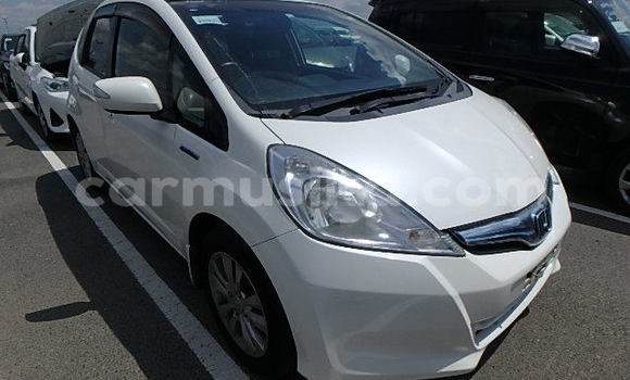 Nunua Ilio tumika Honda Fit Nyeupe Gari ndani ya Beitbridge nchini Matabeleland Kusini Nunua Ilio tumika Honda Fit Nyeupe Gari ndani ya Beitbridge nchini Matabeleland Kusini