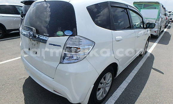 Nunua Ilio tumika Honda Fit Nyeupe Gari ndani ya Beitbridge nchini Matabeleland Kusini Nunua Ilio tumika Honda Fit Nyeupe Gari ndani ya Beitbridge nchini Matabeleland Kusini