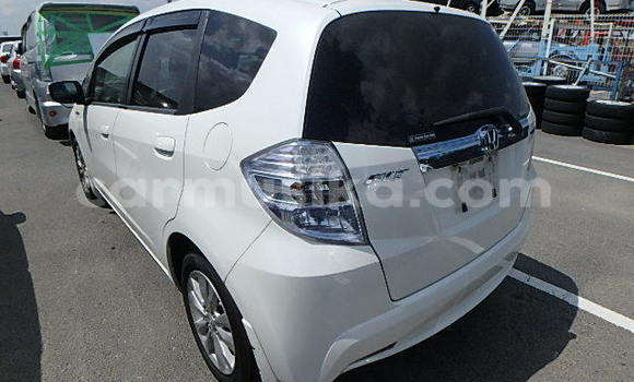 Nunua Ilio tumika Honda Fit Nyeupe Gari ndani ya Beitbridge nchini Matabeleland Kusini Nunua Ilio tumika Honda Fit Nyeupe Gari ndani ya Beitbridge nchini Matabeleland Kusini