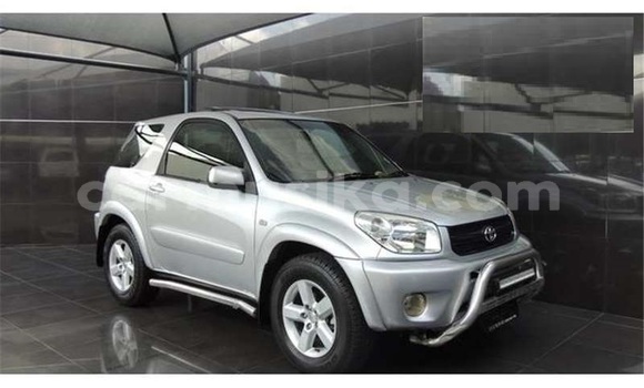 Acheter Occasion Voiture Toyota RAV4 Gris à Beitbridge, Matabeleland South Acheter Occasion Voiture Toyota RAV4 Gris à Beitbridge, Matabeleland South