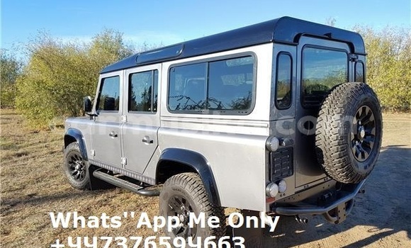 Nunua Ilio tumika Land Rover Defender Fedha Gari ndani ya Harare nchini Harare Nunua Ilio tumika Land Rover Defender Fedha Gari ndani ya Harare nchini Harare