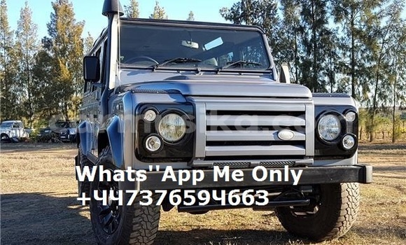 Nunua Ilio tumika Land Rover Defender Fedha Gari ndani ya Harare nchini Harare