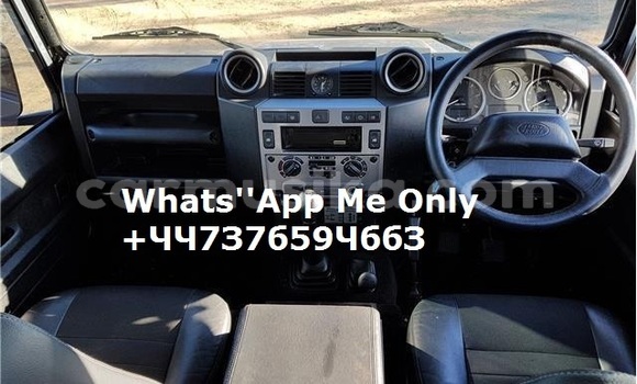 Nunua Ilio tumika Land Rover Defender Fedha Gari ndani ya Harare nchini Harare Nunua Ilio tumika Land Rover Defender Fedha Gari ndani ya Harare nchini Harare