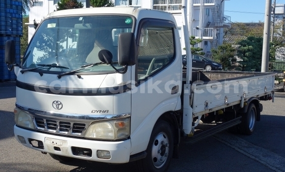 Acheter Occasion Voiture Toyota Dyna Blanc à Beitbridge, Matabeleland South Acheter Occasion Voiture Toyota Dyna Blanc à Beitbridge, Matabeleland South