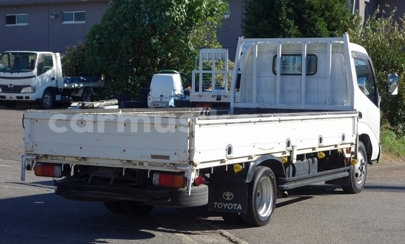 Acheter Occasion Voiture Toyota Dyna Blanc à Beitbridge, Matabeleland South Acheter Occasion Voiture Toyota Dyna Blanc à Beitbridge, Matabeleland South