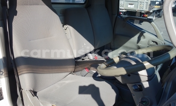 Acheter Occasion Voiture Toyota Dyna Blanc à Beitbridge, Matabeleland South Acheter Occasion Voiture Toyota Dyna Blanc à Beitbridge, Matabeleland South