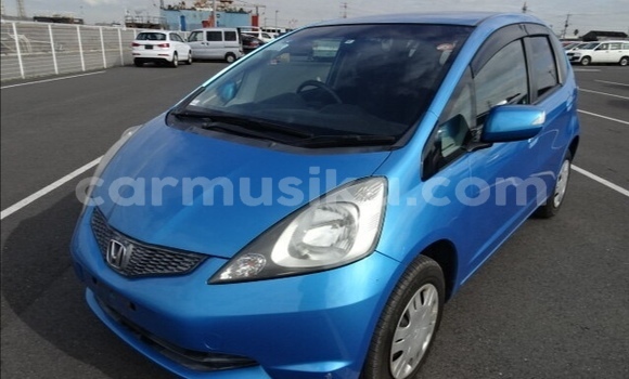 Nunua Ilio tumika Honda Fit Bluu Gari ndani ya Beitbridge nchini Matabeleland Kusini Nunua Ilio tumika Honda Fit Bluu Gari ndani ya Beitbridge nchini Matabeleland Kusini