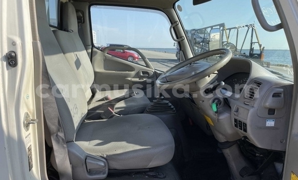 Tenga Tsaru Toyota Dyna Chena Mota in Beitbridge in Matabeleland South Tenga Tsaru Toyota Dyna Chena Mota in Beitbridge in Matabeleland South