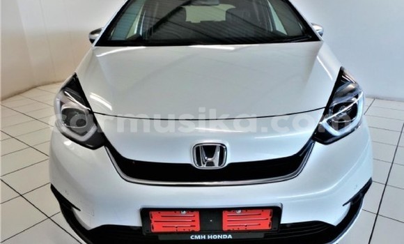 Buy Used Honda Fit White Car in Beitbridge in Matabeleland South