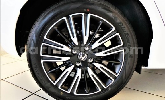 Acheter Occasion Voiture Honda Fit Blanc à Beitbridge, Matabeleland South Acheter Occasion Voiture Honda Fit Blanc à Beitbridge, Matabeleland South