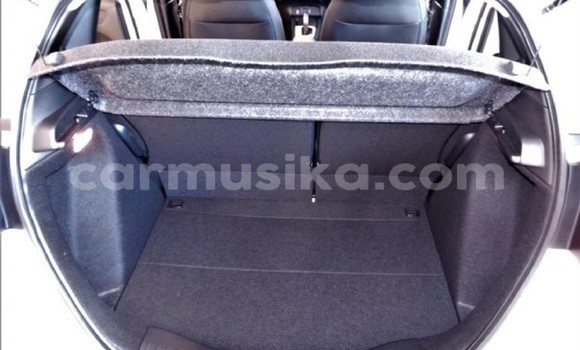 Acheter Occasion Voiture Honda Fit Blanc à Beitbridge, Matabeleland South Acheter Occasion Voiture Honda Fit Blanc à Beitbridge, Matabeleland South