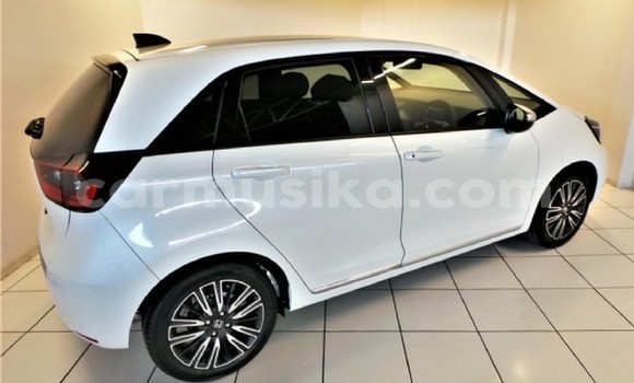 Acheter Occasion Voiture Honda Fit Blanc à Beitbridge, Matabeleland South Acheter Occasion Voiture Honda Fit Blanc à Beitbridge, Matabeleland South